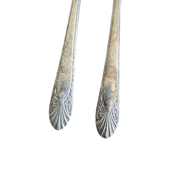 Vintage Crown Silverplate Carmen 1939 Forks With Floral & Shell Design Set Of 2 - Picture 2 of 3